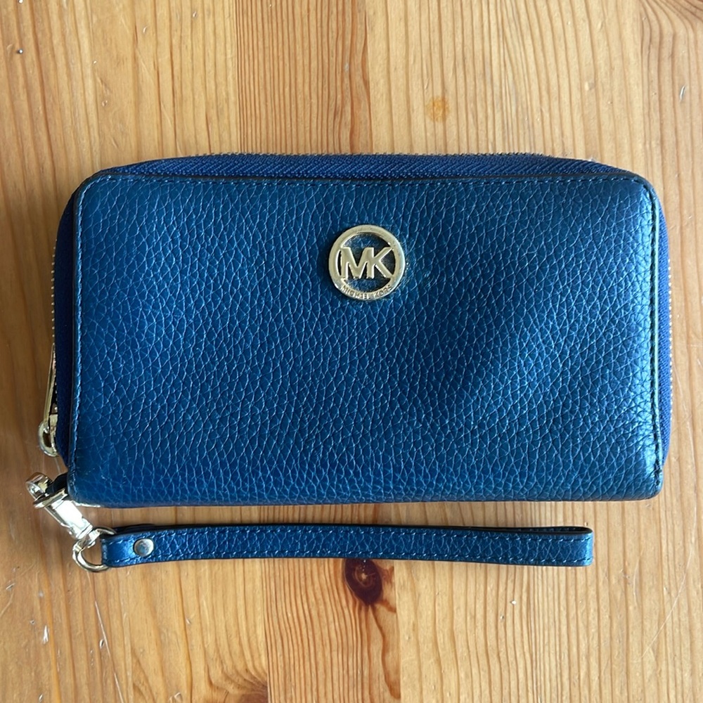 Michael Kors wristlet wallet